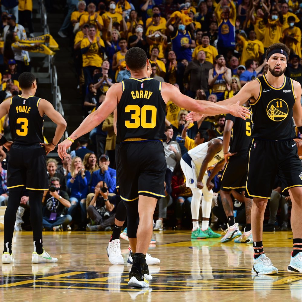 这下真是把足球踢成了艺术