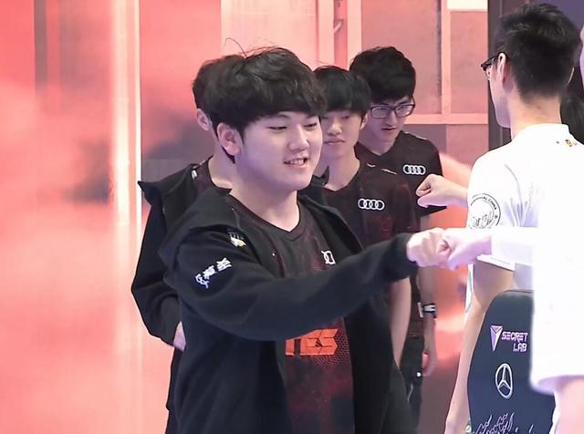 扑克中位置的长期价值（位置在扑克中的长远意义）